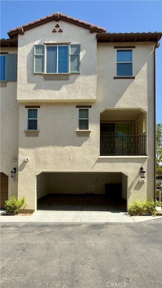 Building Photo - 130 Greenleaf Dr