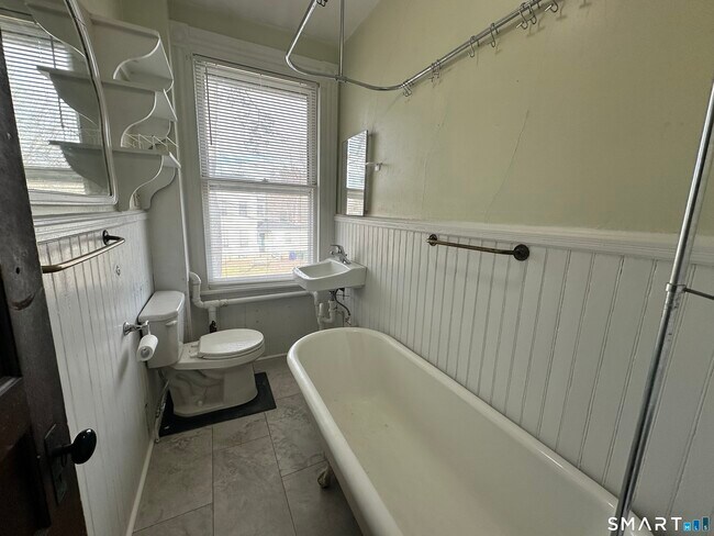 Building Photo - 118 Ellsworth St