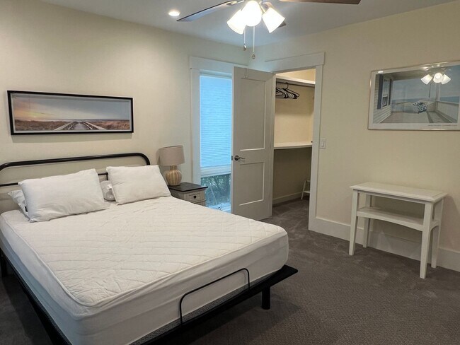 Building Photo - Briarwood Villa - One Level, Golf View
