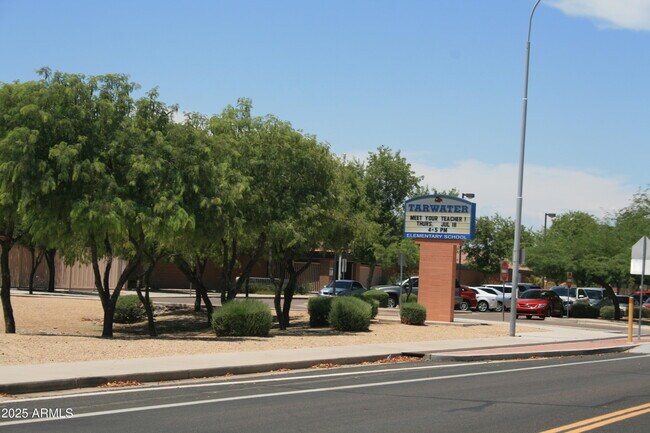 Building Photo - 2745 S Sean Dr
