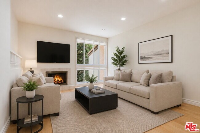 Building Photo - 17241 Palisades Cir