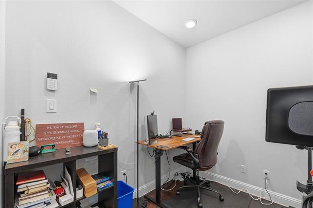 Building Photo - 3544 Thistlewood Dr