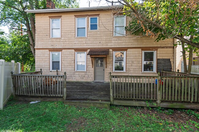 Building Photo - 1 Parkview St