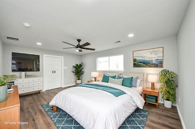 Building Photo - 1218 Des Jardines St