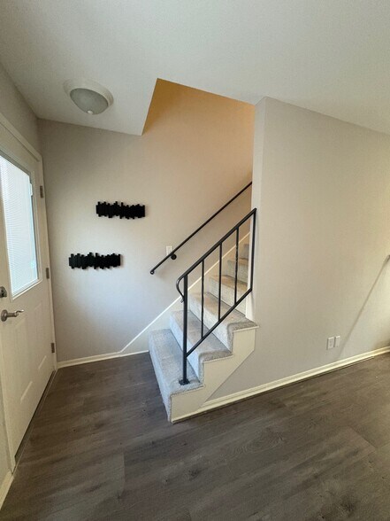 Building Photo - 2515 S Florence Pl