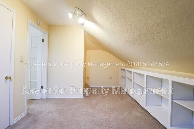 Building Photo - 3702 E 85th Pl