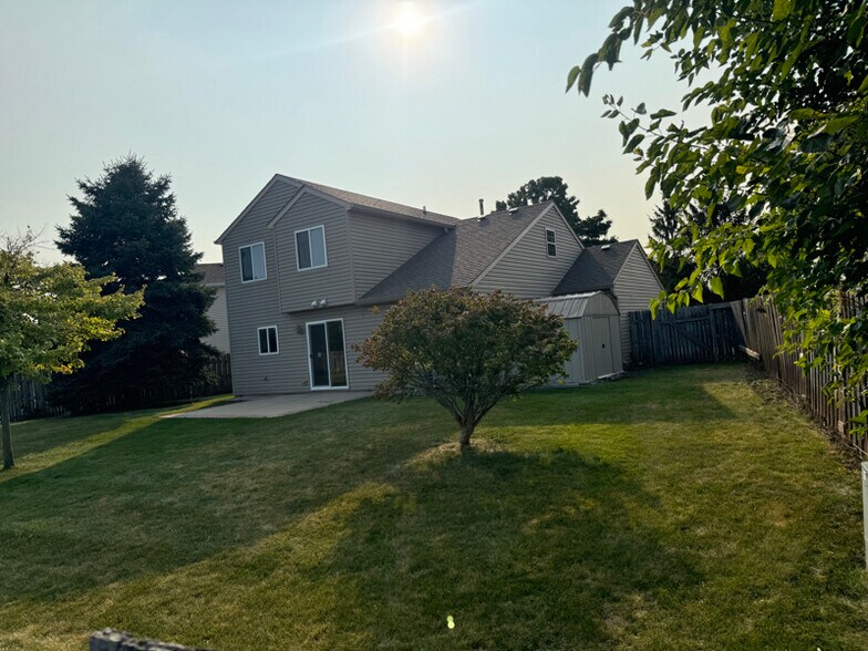 Building Photo - 6 Lansbury Ct