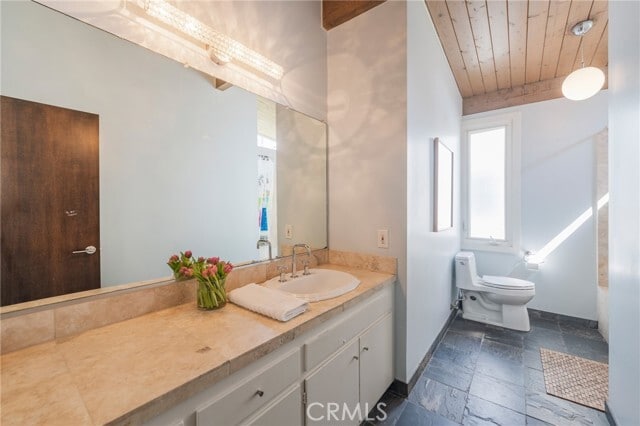 Building Photo - 2404 Laurel Ave