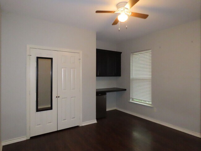 Building Photo - 2434 Haverhill Dr