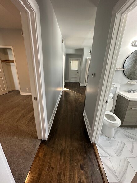 Building Photo - 3733 W Addison St