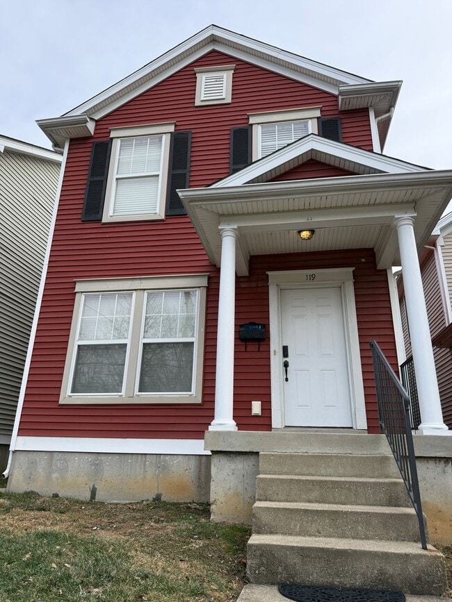 Building Photo - BEAUTIFUL CLIFTON HOME W/FENCED IN YARD AND FINISHED BASEMENT