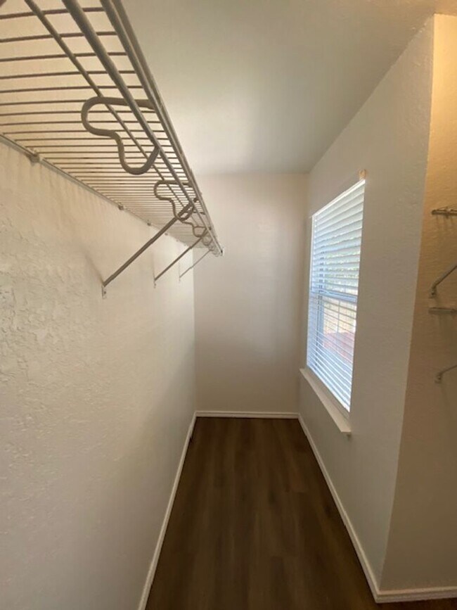 Building Photo - Spacious 3BR/2.5BA Home in San Antonio
