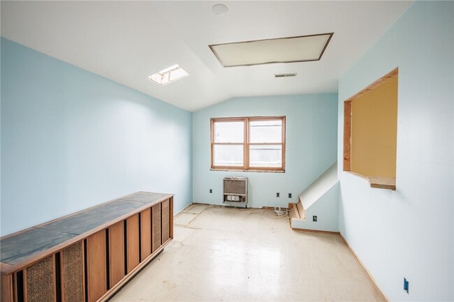Building Photo - 200 Lakeshore Dr