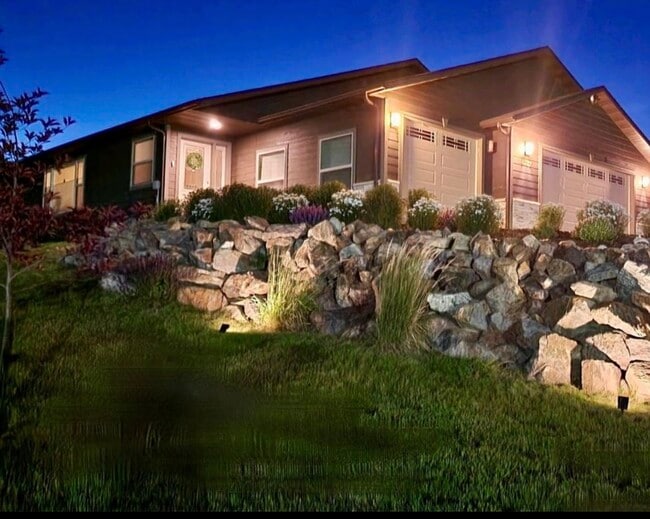 Building Photo - 4782 Hot Spgs Rd