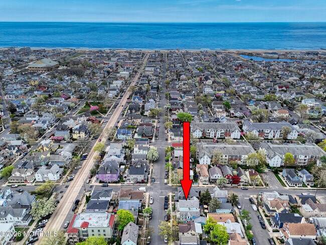 Building Photo - 142 Heck Ave