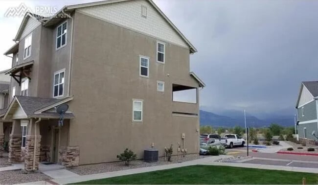 Building Photo - 3045 Wild Peregrine View