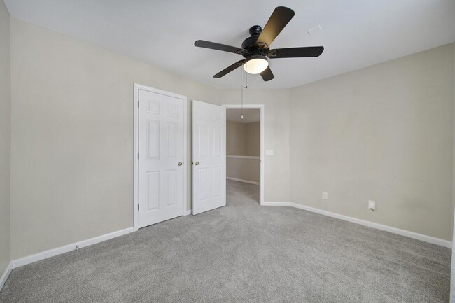 Building Photo - Lovely 3 Bed 2.5 Bath Townhome in Matthews