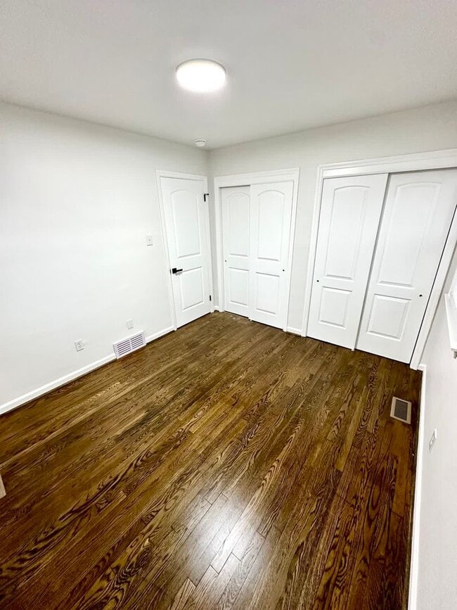 Building Photo - 345 Harvard Dr