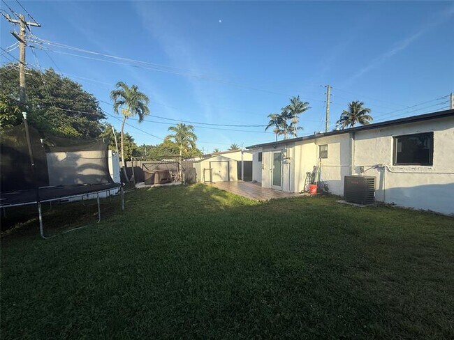 Building Photo - 5601 SW 39th St