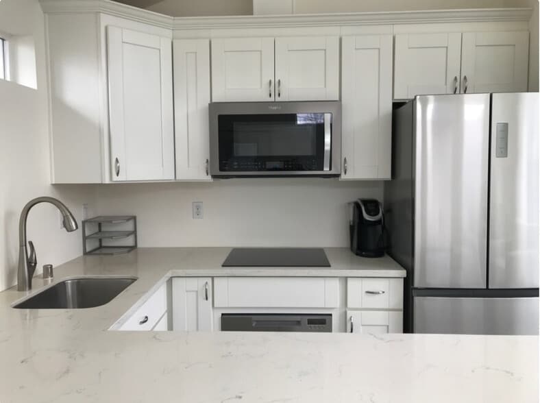 Kitchen stainless appliances. - 1912 F St