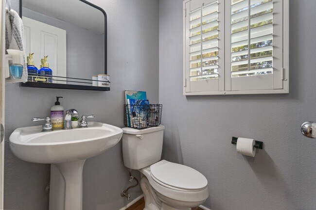 Building Photo - 91-1059-1059 Kaimalie St