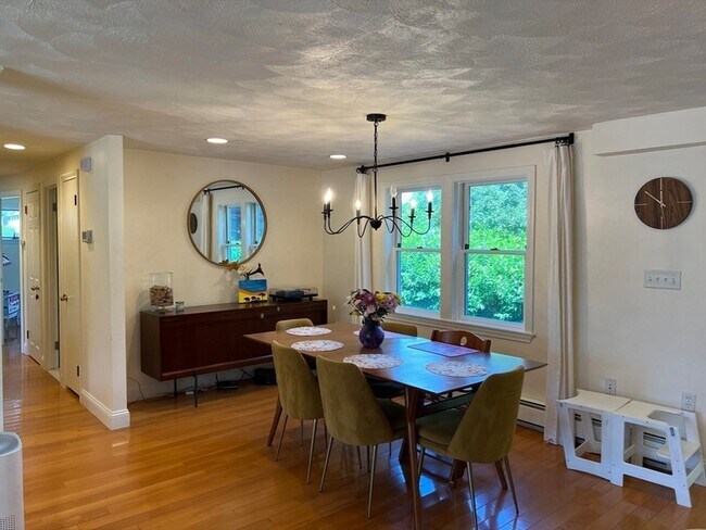 Building Photo - 11 Garrison Rd