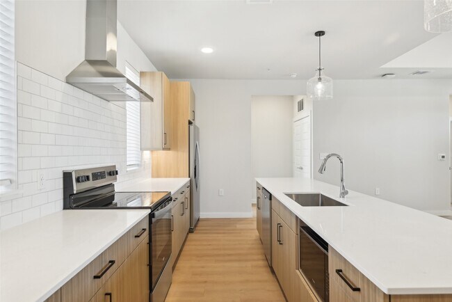 Building Photo - 3651 S Custer Rd