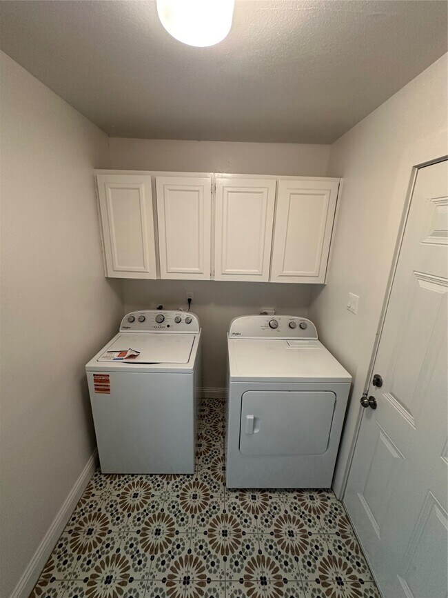 Building Photo - 14663 Perthshire Rd