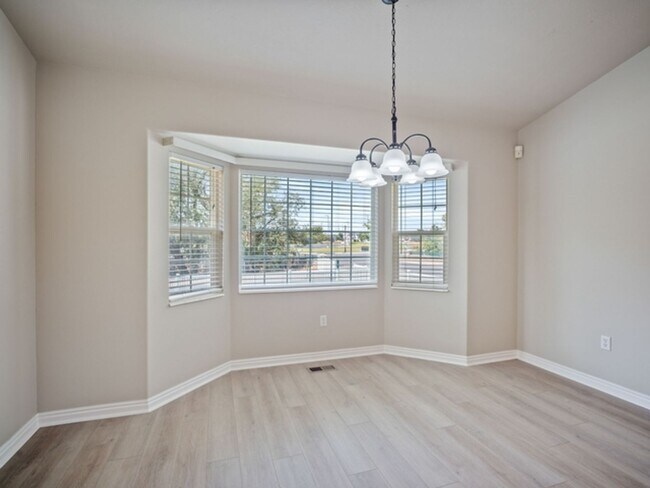 Building Photo - 1602 W Rockbridge Dr