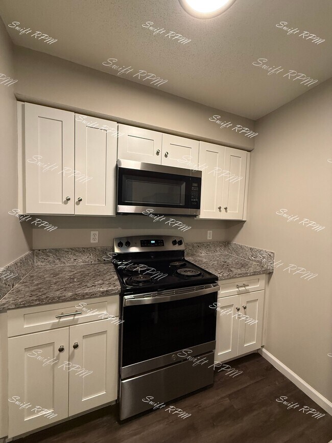 Building Photo - 6453 Hallet St