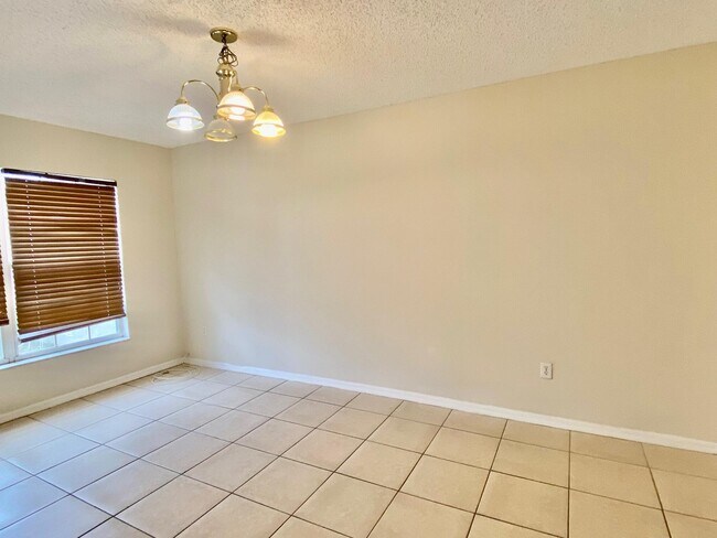 Building Photo - 1540 SW Birkey Ave