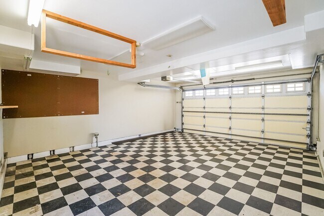 Building Photo - Washington Duplex
