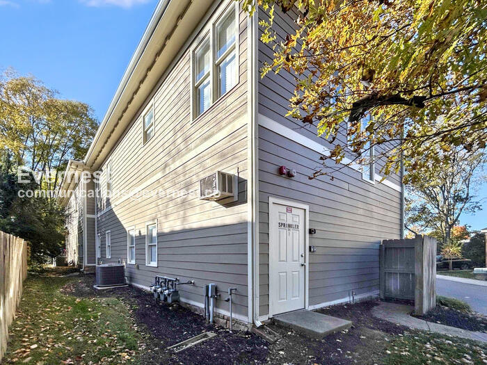 Building Photo - 101 Generals Retreat Pl