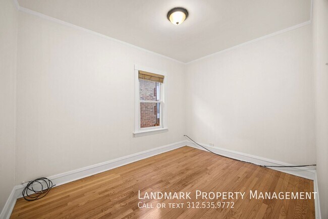 Building Photo - 3030 N Normandy Ave