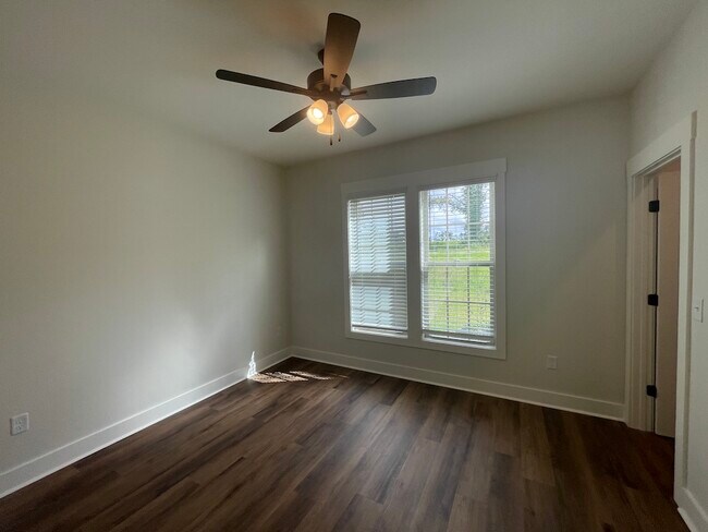Building Photo - 2830 Loch Laurel Rd