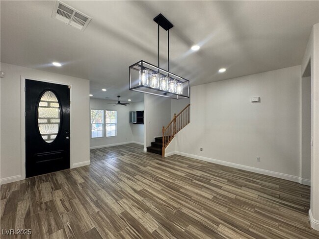 Building Photo - 9501 Ironsend St