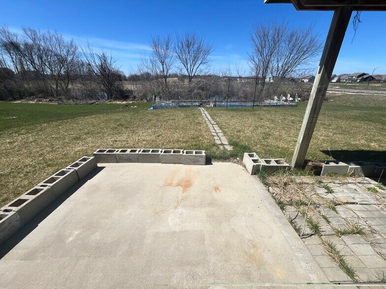 Building Photo - 3865 Elm Ridge Dr