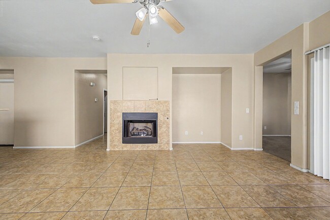 Building Photo - Beautiful Single-Level 3 Bedroom, 2 Bathroom Home in Maricopa