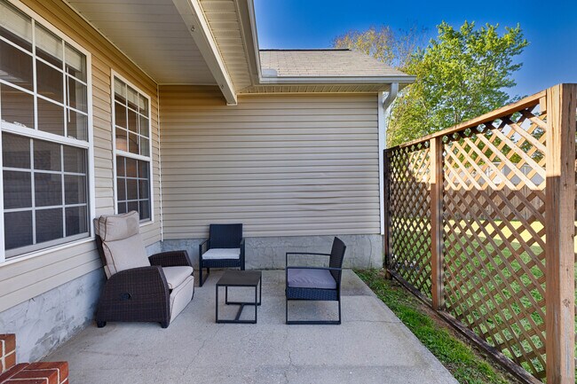 Building Photo - 5981 Vinemont Dr NW