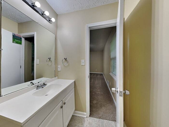 Building Photo - 2800 Alexandria Dr SW