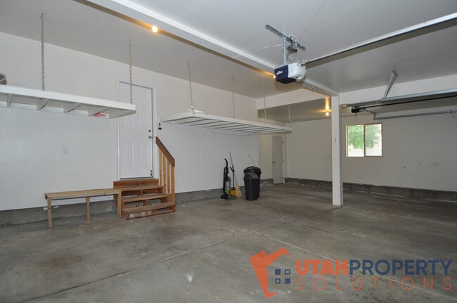 Building Photo - 11758 Chalk Creek Way