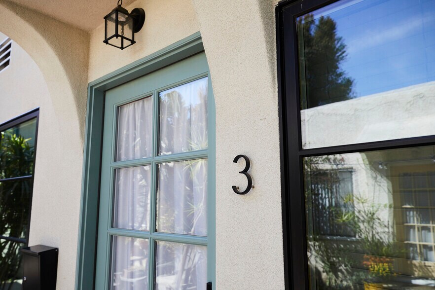 Building Photo - 640 Santa Clara Ave