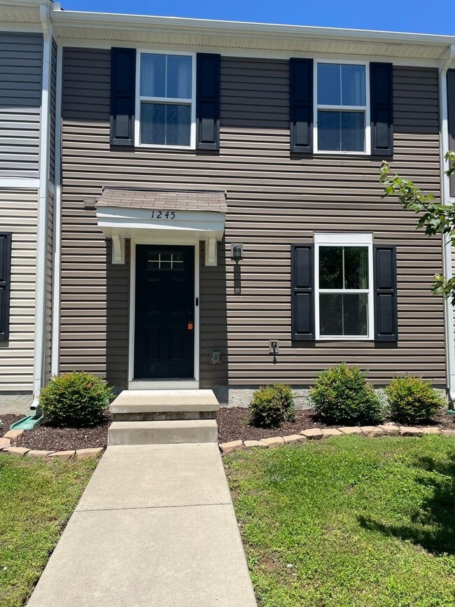 Building Photo - 1245 Havenbrook Dr