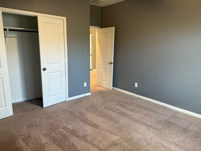 Building Photo - Spacious 5-Bed, 3-Bath Home in Brookmill –...