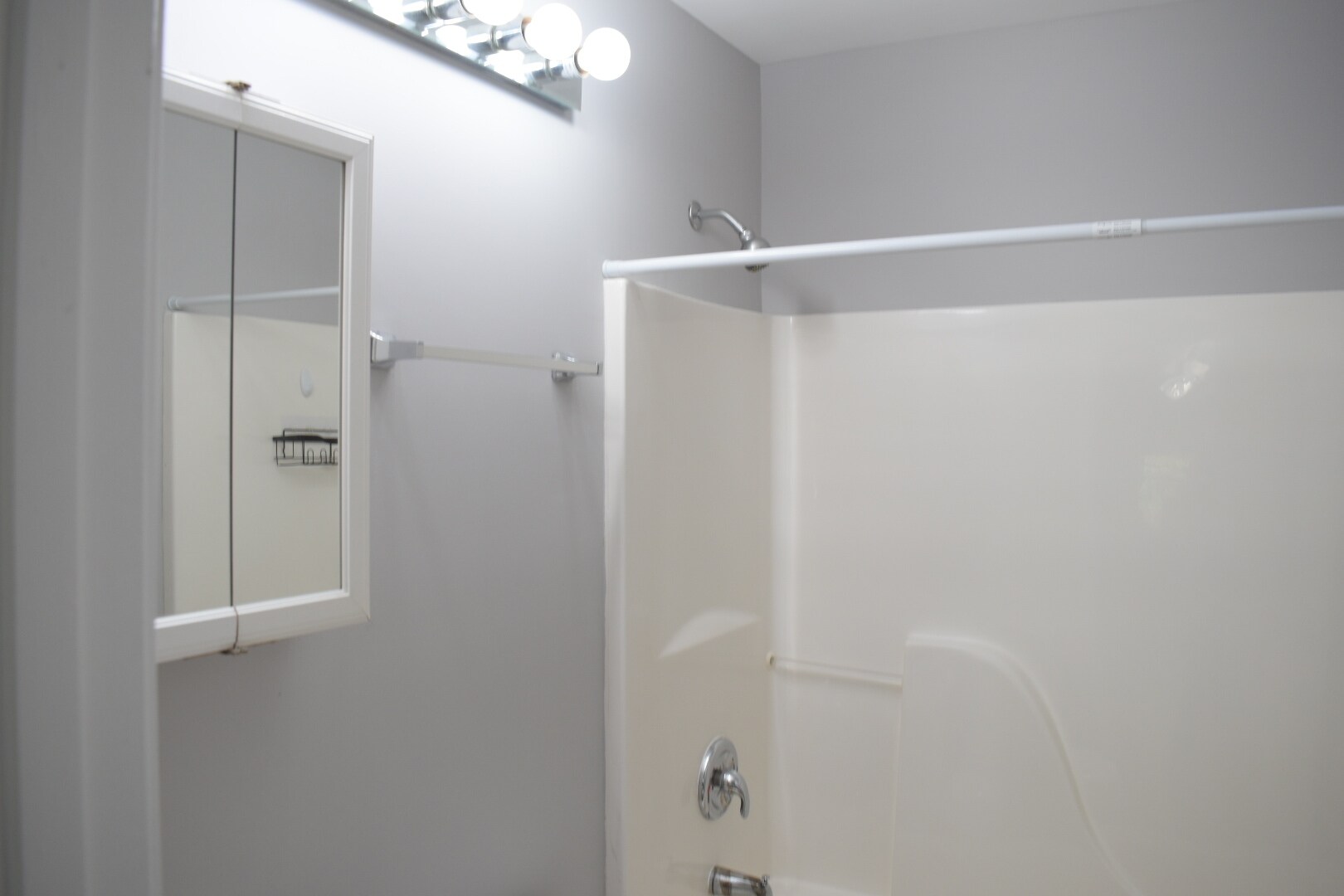 Building Photo - 2109 Wisteria Dr