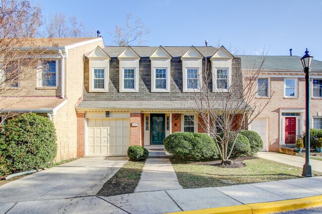 Building Photo - 7403 Crestberry Ln
