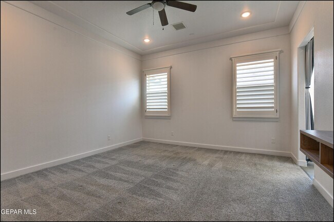 Building Photo - 218 Rutland Pl