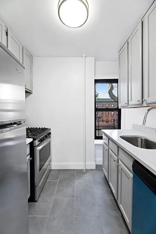 Building Photo - 18-15 21st Avenue