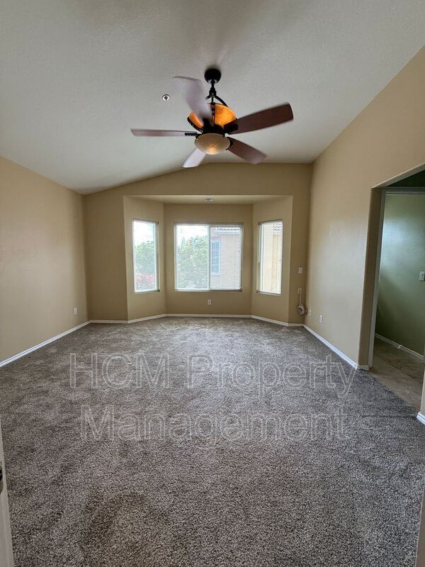 Building Photo - 651 N Jensen Pl