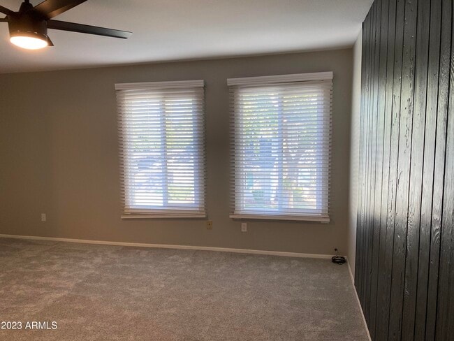 Building Photo - 6617 S Granada Dr